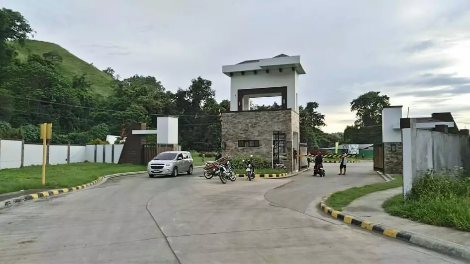 For Assume at Westwoods - photo 4