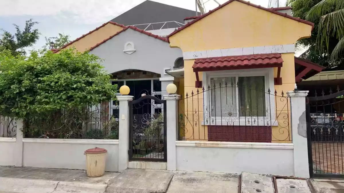 House and Lot - photo 3