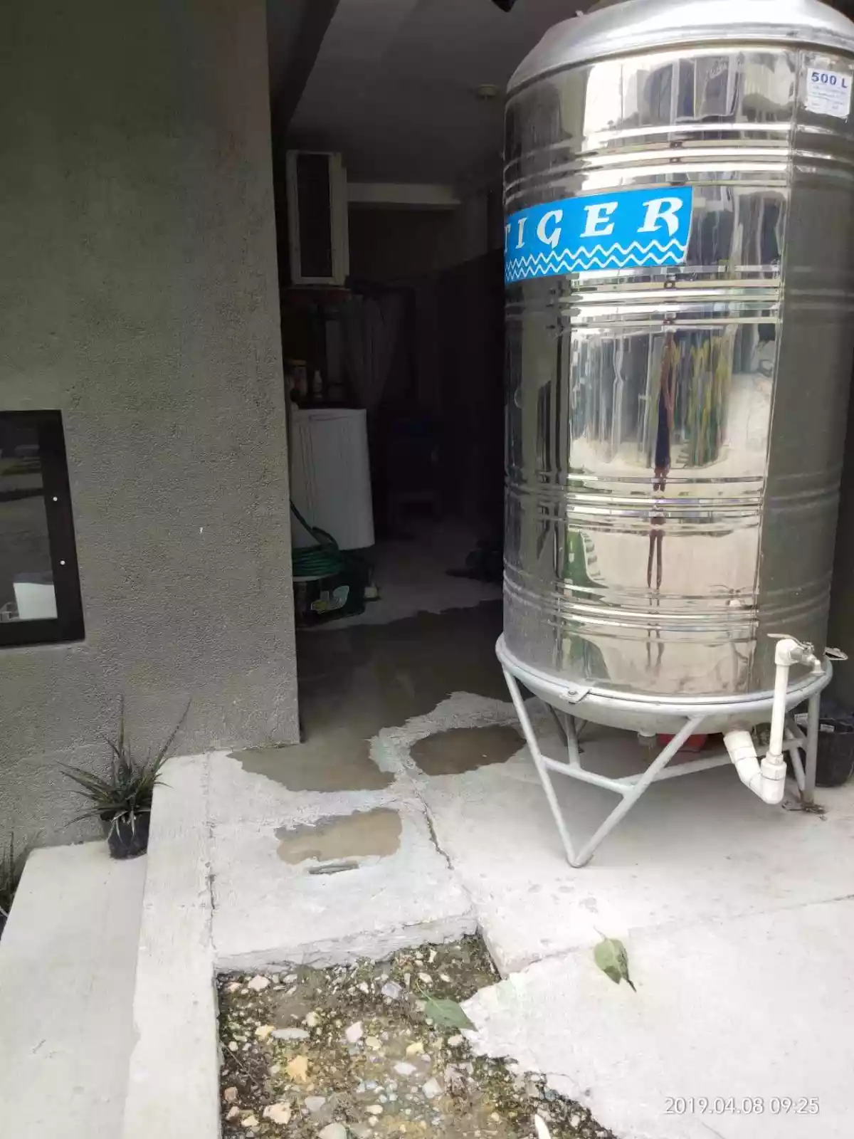 FULLY FURNISHED HOUSE AND LOT FOR SALE IN VILLA SEBASTIANA MANDAUE 