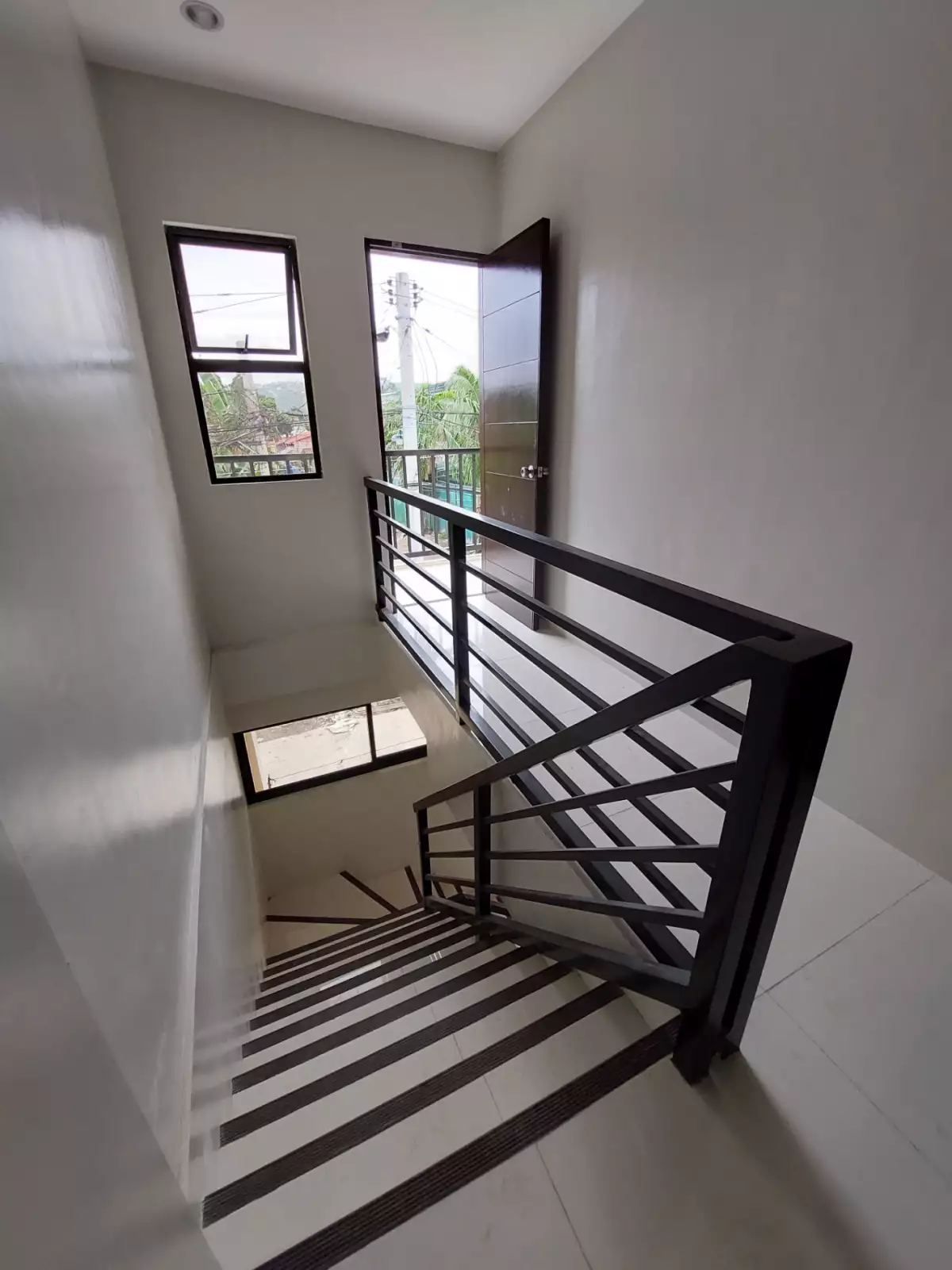 BRAND NEW MODERN HOUSE AND LOT FOR SALE IN TALISAY - photo 7
