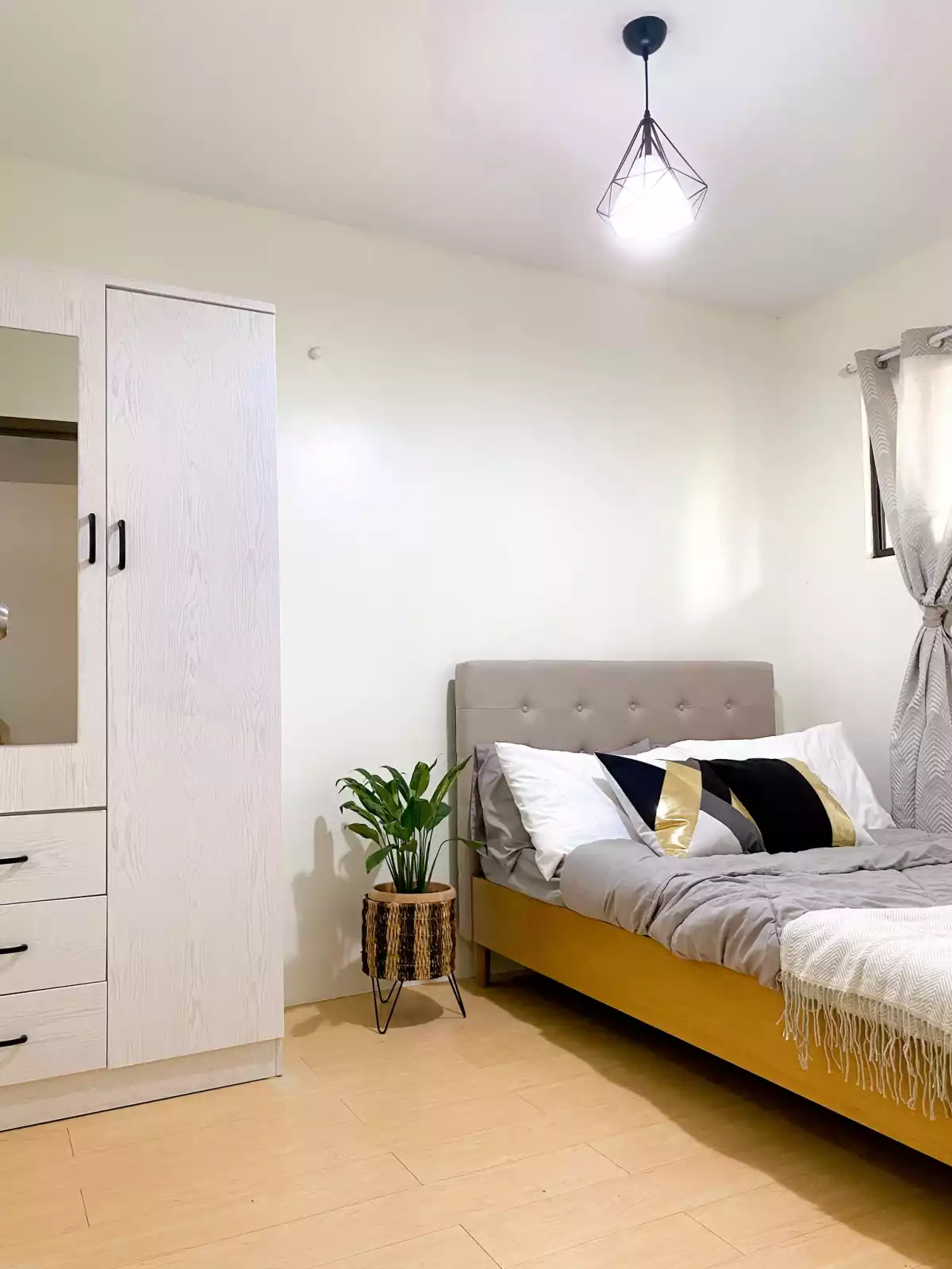 Spacious, fully furnished 2 bedroom unit — 2 Bedrooms in Pres. Magsaysay Street, Cebu City, Philippines — Photo 3