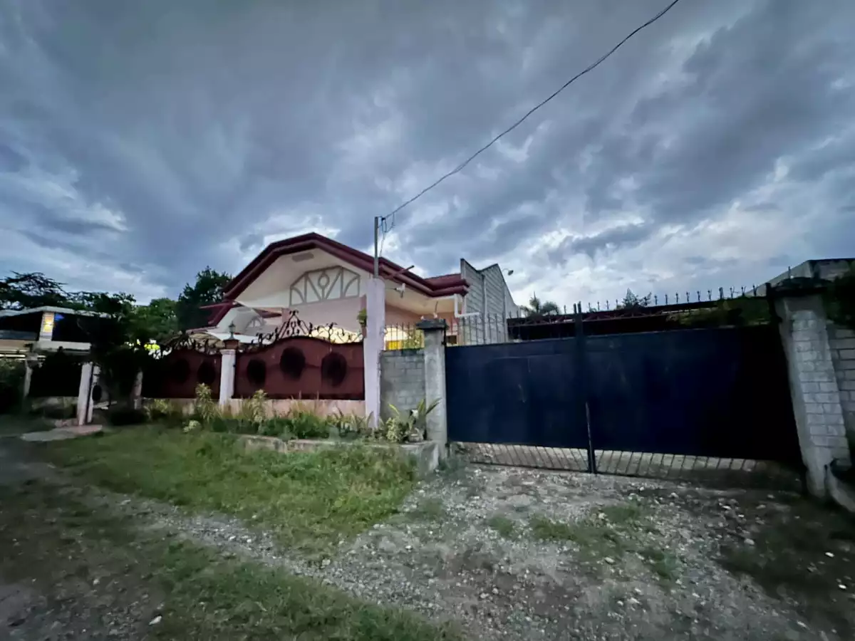 Corner House & Lot in Toledo Subdivision