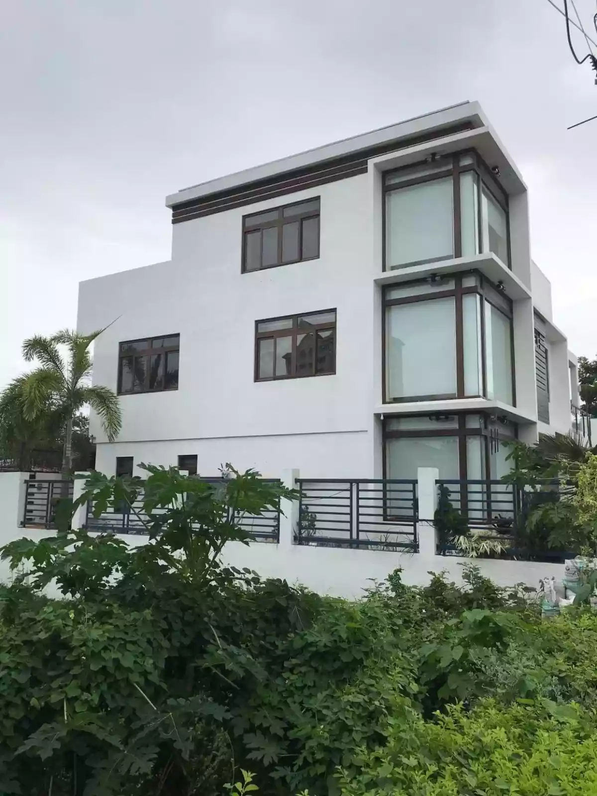 Vistamar Residences 3 Storey House For Sale