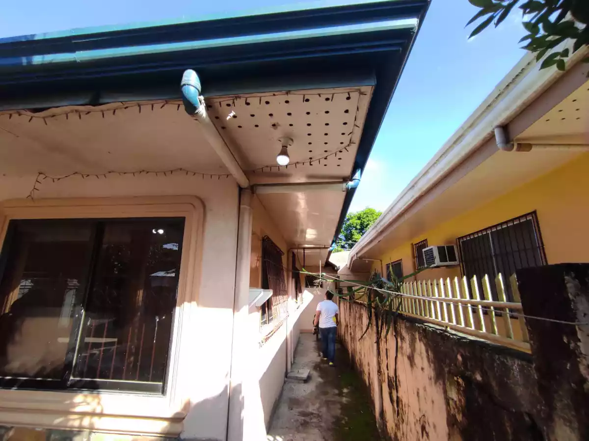 House and lot in Katrina Homes Subdvision, Batinguel, Dumaguete City - photo 2