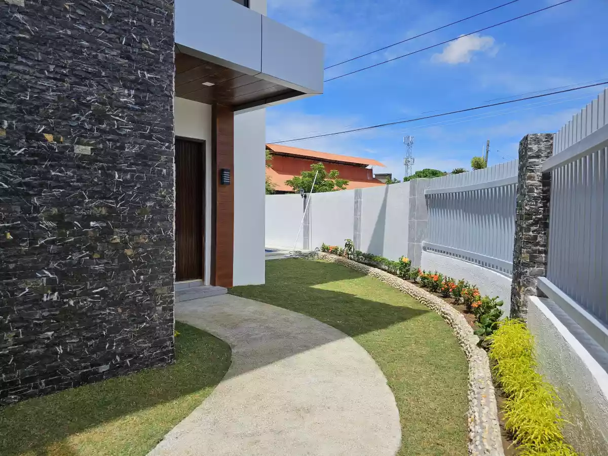 Open photo 28 of 28 — 4 Bedrooms with Balcony and Pool