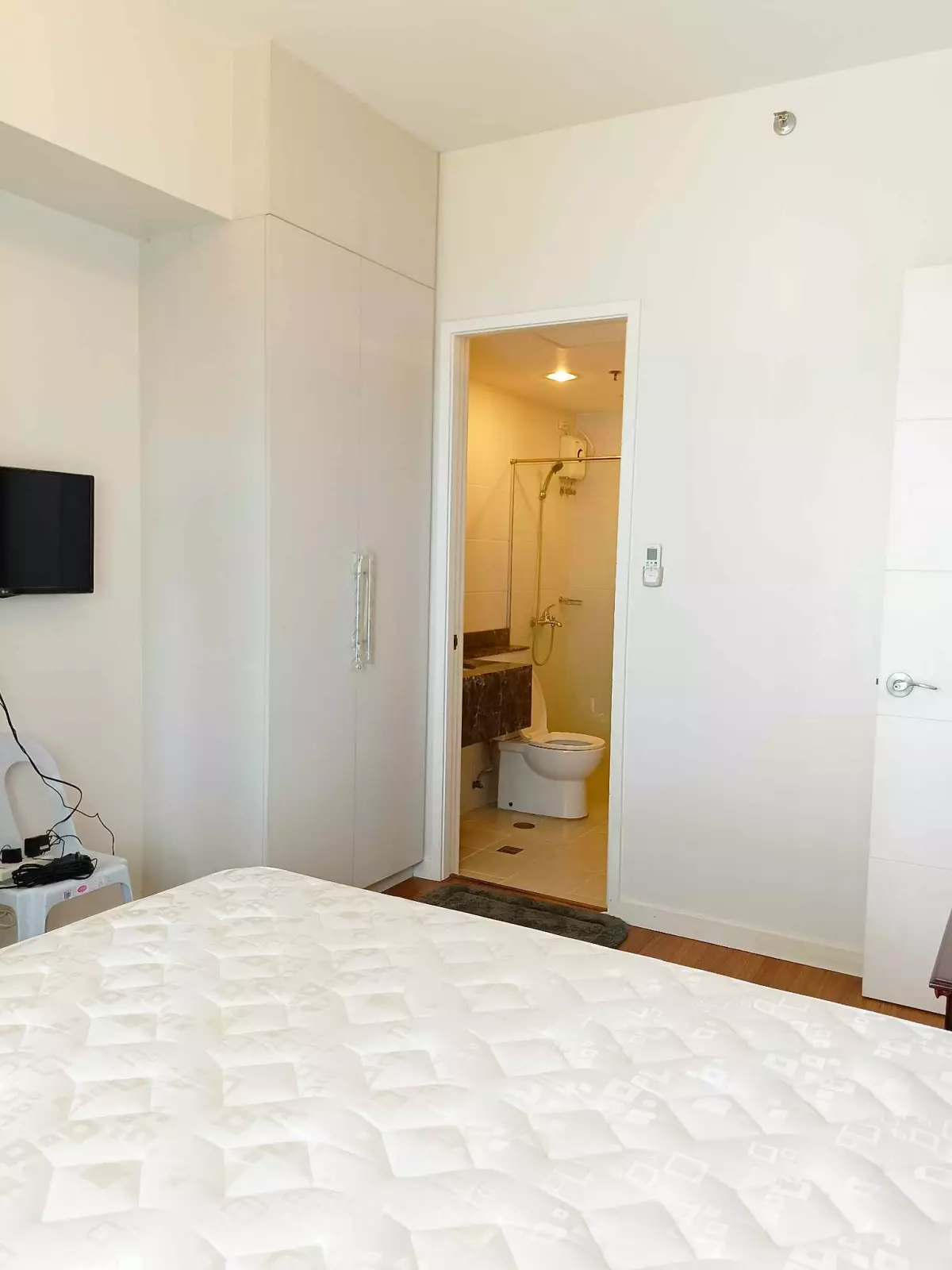 Open photo 11 of 12 — One Bedroom Fully Furnished Condo Unit with Parking for Sale at Marco Polo Residences, Cebu City