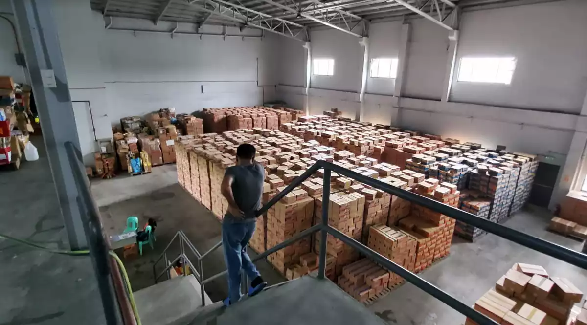 APC BUILDING WITH WAREHOUSE FOR SALE BY PRINCESS ROSE ESPOSO — Building in DasmariÃ±as, Cavite, Philippines — Photo 7