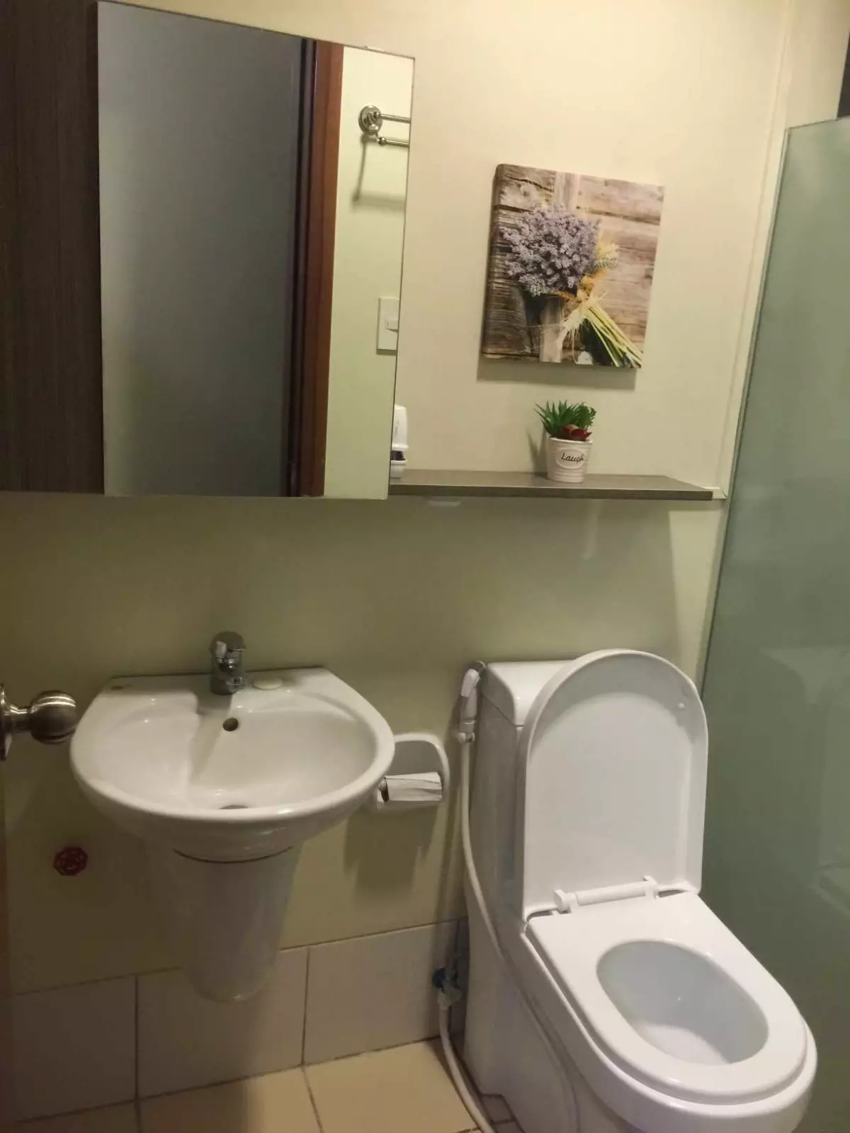 2 BEDROOM UNIT For Sale in Horizon 101 Cebu City. — 2 Bedrooms in Cogon Ramos, Cebu City, Cebu — Photo 4