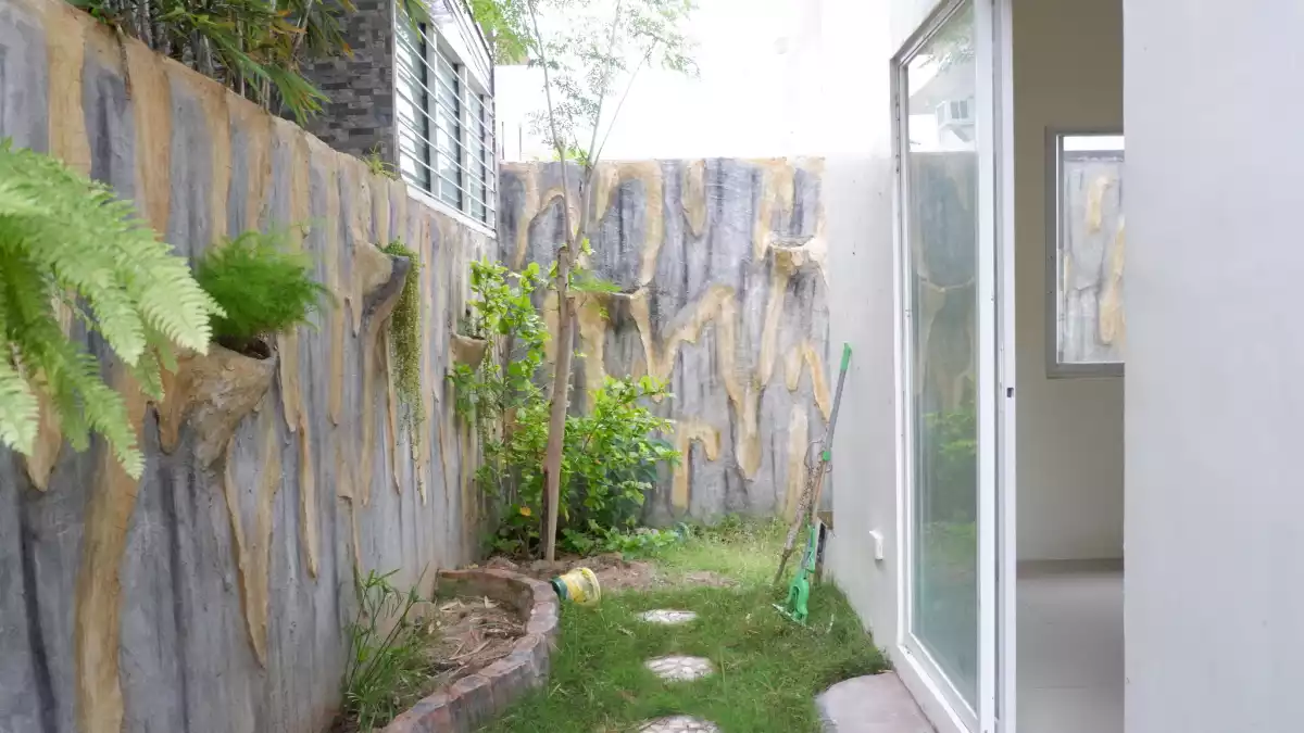 Fully Furnished House&Lot at Velmiro Heights Minglanilla — House and Lot in Tunghaan, Minglanilla, 6046 Cebu — Photo 2