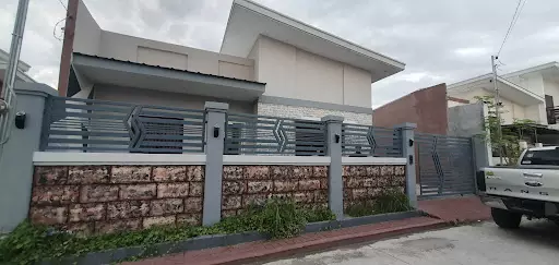 2BR SEMI FURNISHED HOUSE IN VIVIENNE HEIGHTS GENSAN
