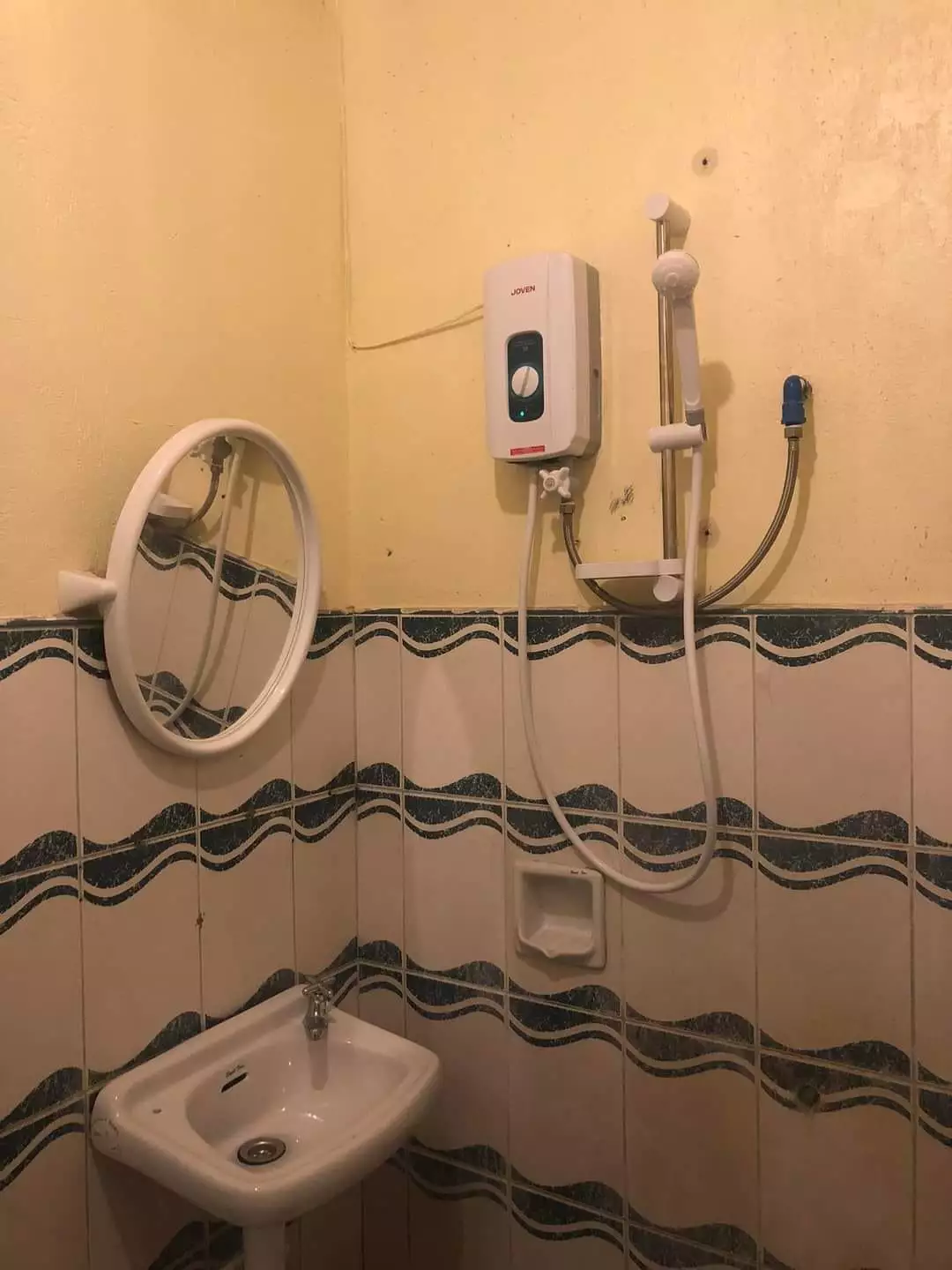 Rush APARTMENT FOR SALE — Apartment in Negros Oriental, Philippines — Photo 5