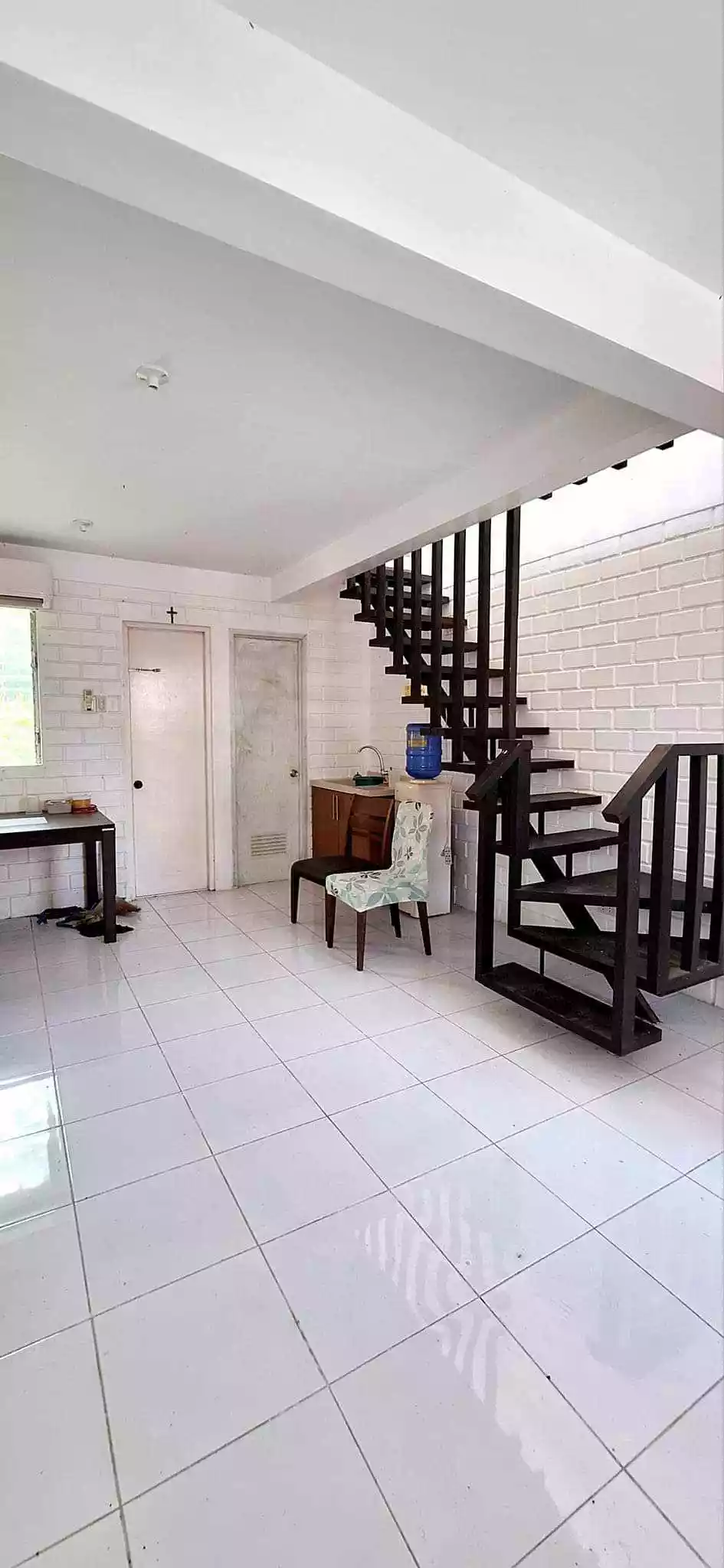 TWO-STOREY TOWNHOUSE FOR RENT - photo 3
