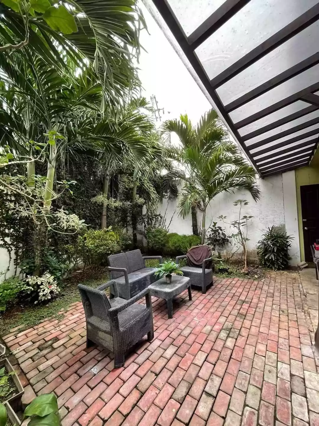 Open photo 19 of 20 — Elegant House & Lot in Talisay City