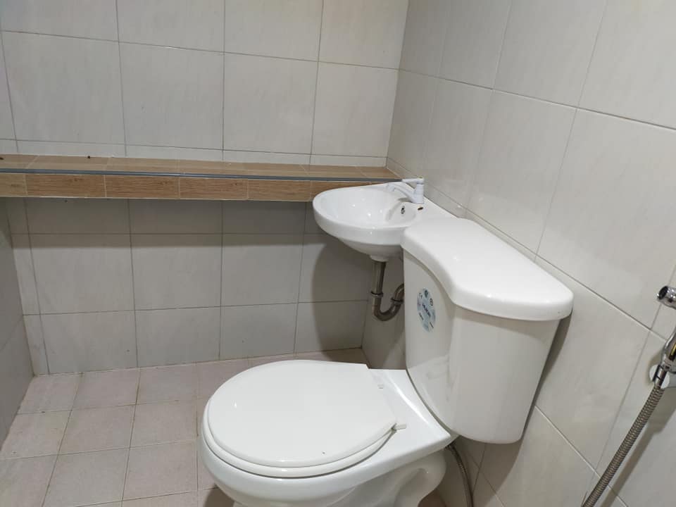 4 bedrooms 5 toilet and bath house and lot for sale in Ubujan Tagbilaran City  - photo 3