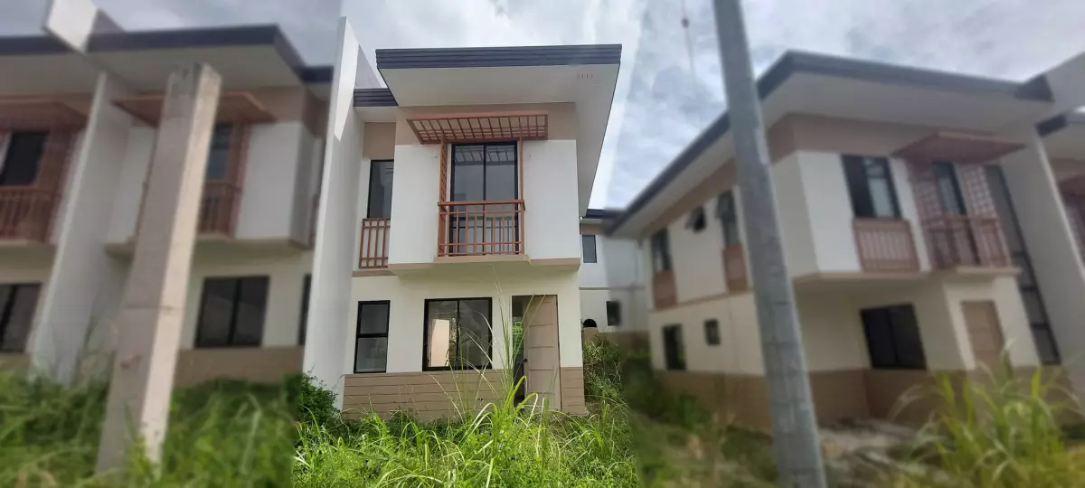 For Assume Townhouse A End Unit in Casa Mira South Phase 3A - photo 3