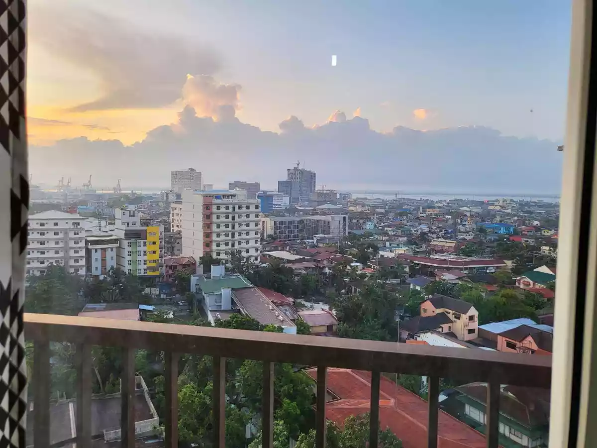CTC 4475 — Studio in Rahmann Street, Cebu City, Philippines — Photo 4