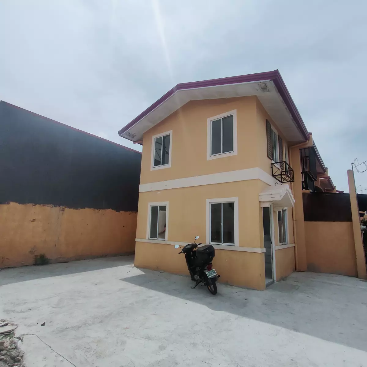 Bacoor Cavite House and Lot - Corner Lot - photo 2