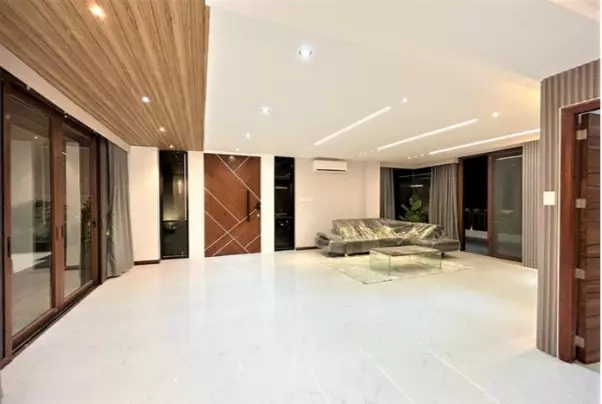 MULTI LEVEL HOUSE WITH SWIMMING POOL FOR SALE  - photo 5