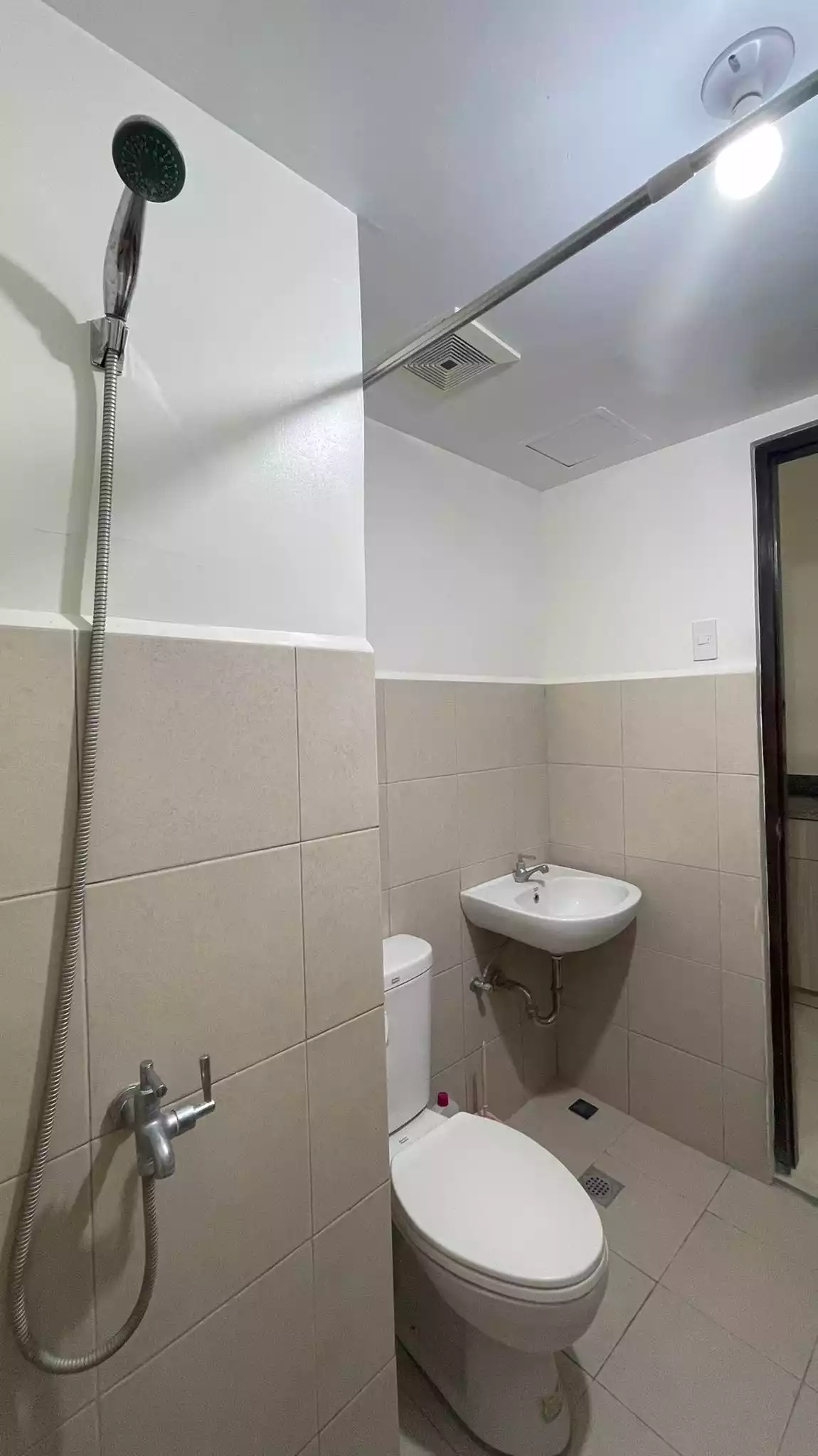 Semi-Furnished Studio Unit in Casa Mira Tower 2 Labangon For Rent @ 12K/Month — Studio in Labangon, Cebu City — Photo 6