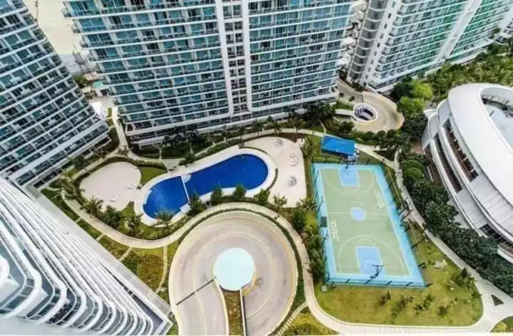 2 Bedrooms Condo Unit with Parking in Azure Urban Resort Residences — 2 Bedrooms in Marcelo Ave, Parañaque, Metro Manila — Photo 4