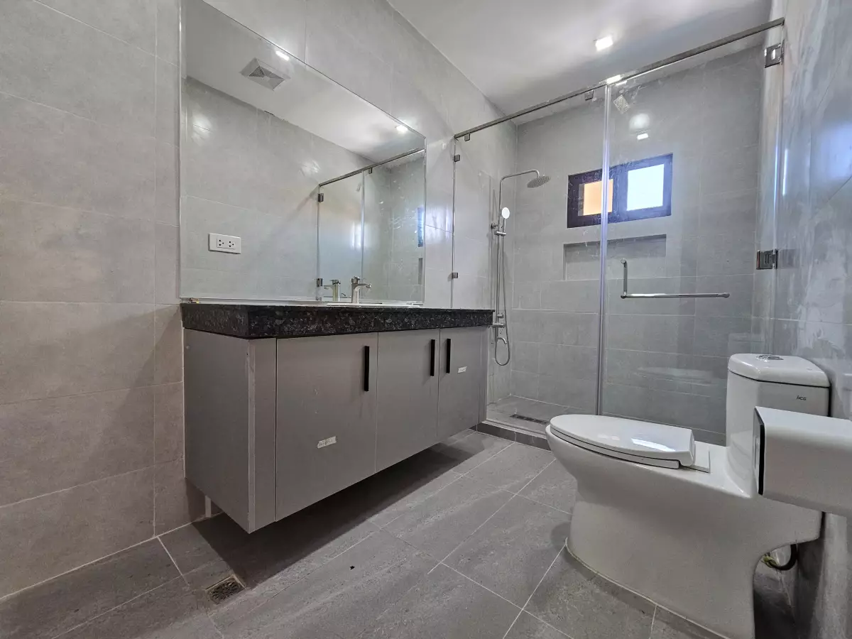 Open photo 18 of 28 — 4 Bedrooms with Balcony and Pool