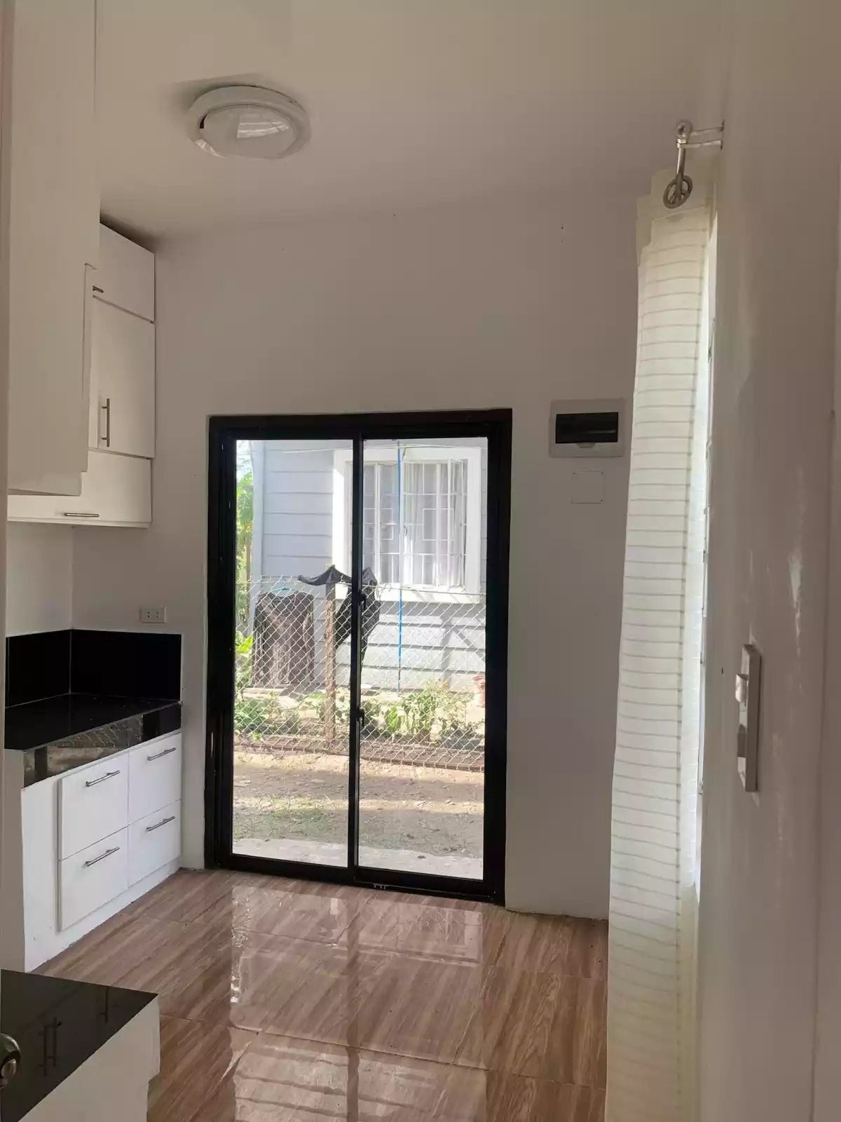 SEMI-FURNISHED TWO-STOREY RESIDENTIAL BUILDING - photo 7