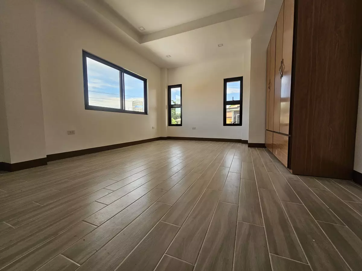 Open photo 16 of 28 — 4 Bedrooms with Balcony and Pool