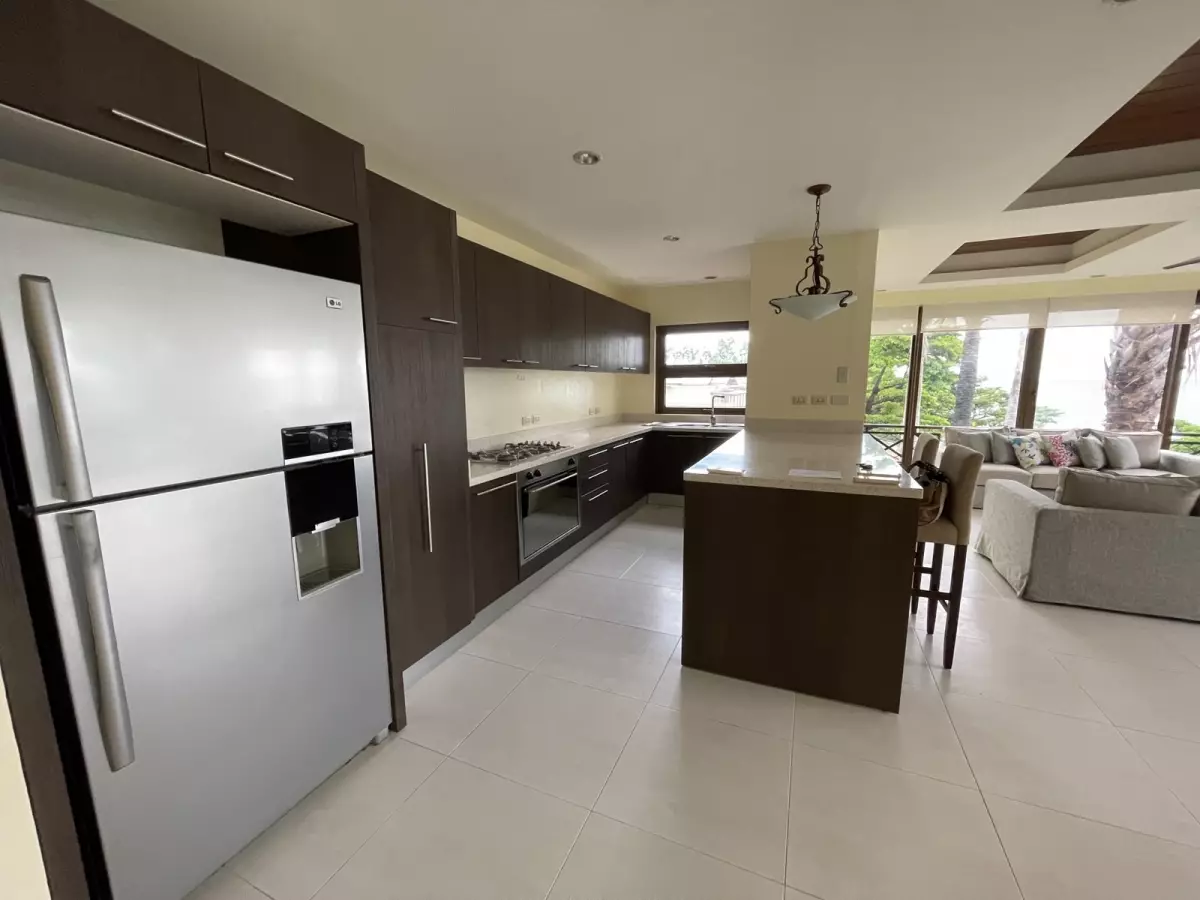 Beachfront Two- Bedroom Condo Unit in Mactan - photo 4