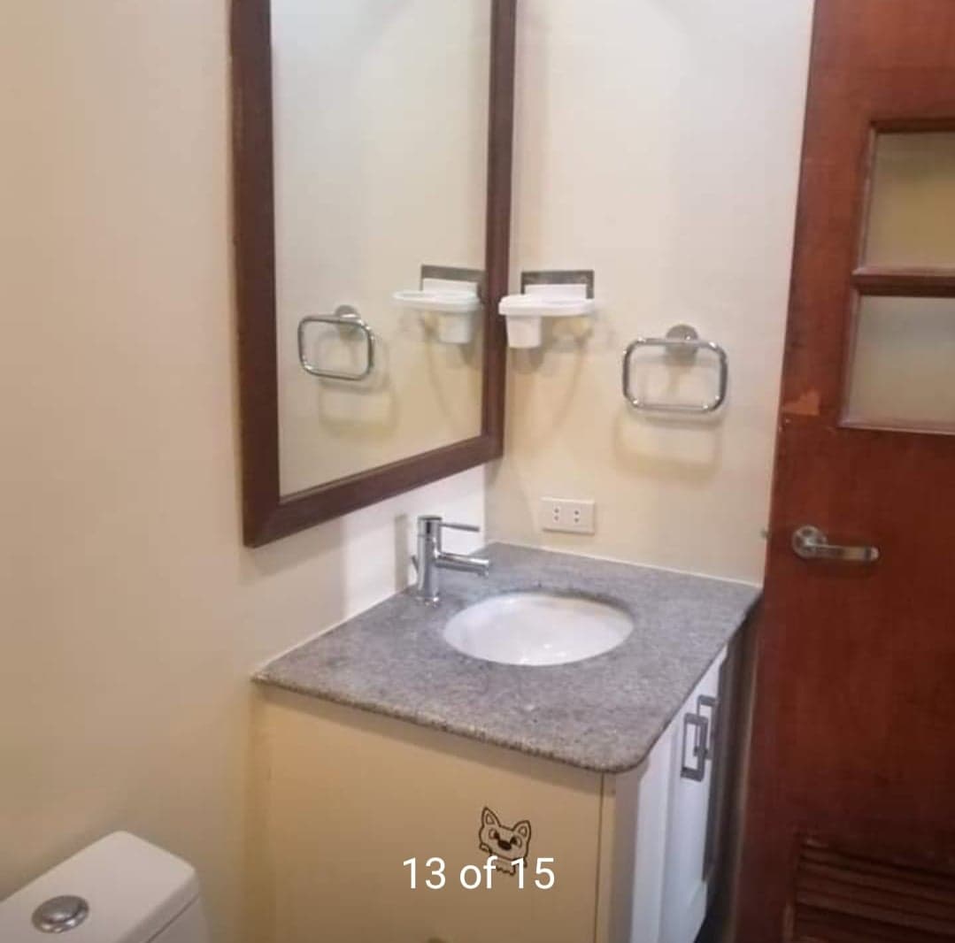 For Rent 3 Storey Apartment across Oakridge - photo 4