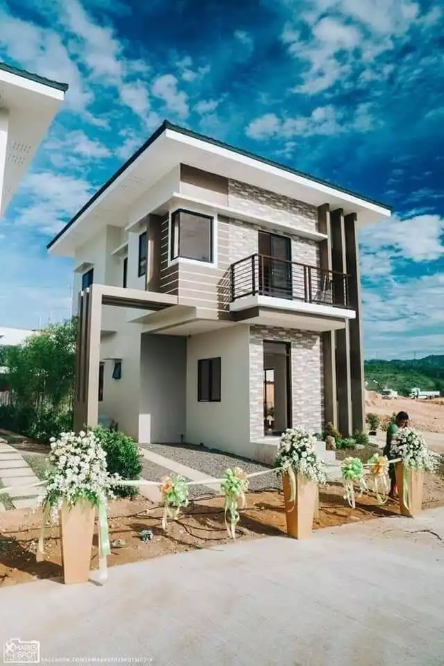 FOR ASSUME 4BR SINGLE DETACHED IN MINGLANILLA HIGHLANDS - photo 3