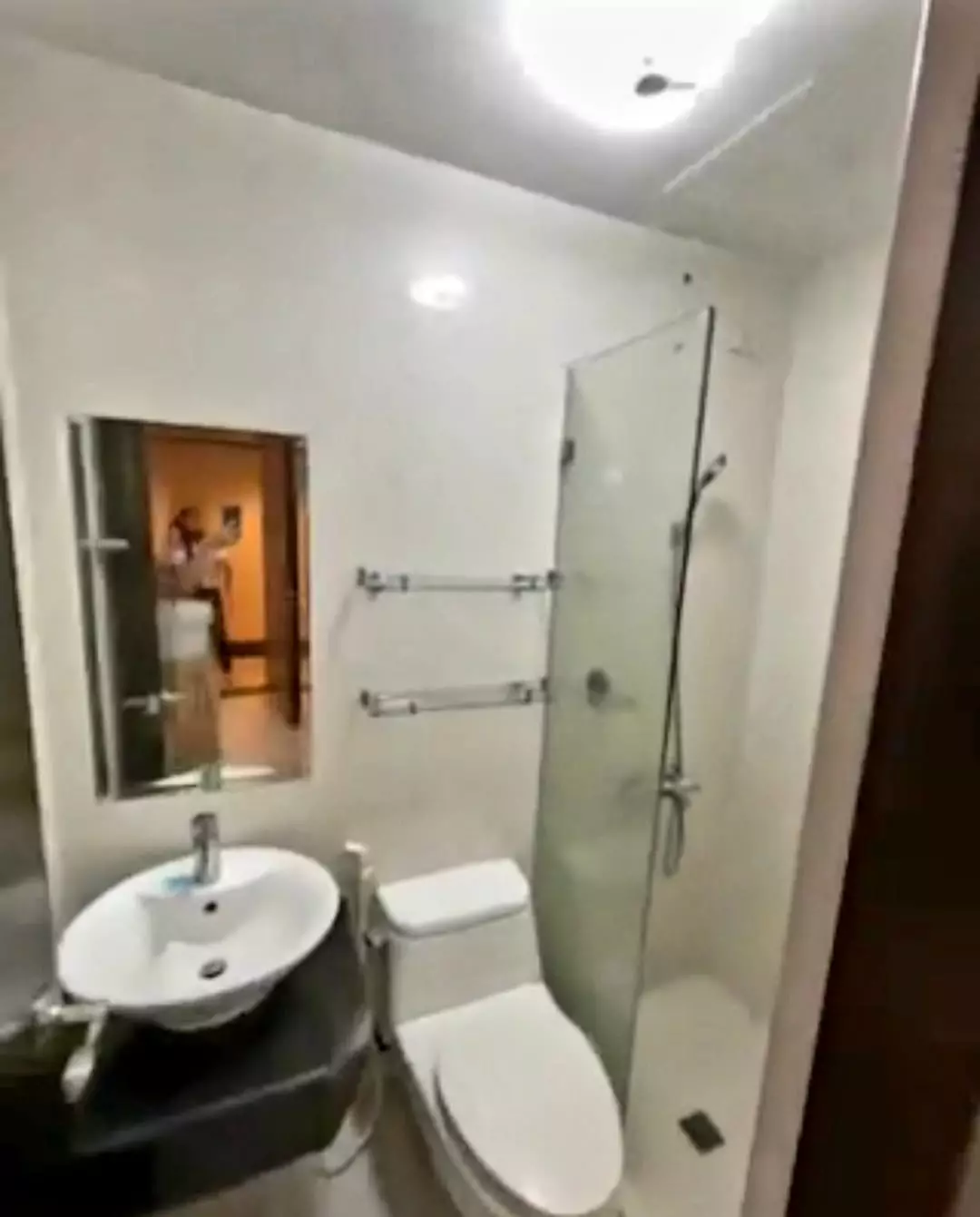 For Sale Fully Furnished Studio Unit with Balcony Across Araneta — Studio in General Malvar Ave, Cubao, Quezon City — Photo 4