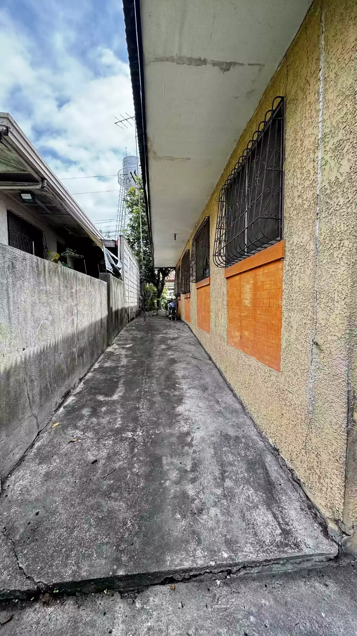 HOUSE & LOT FOR SALE — House and Lot in South Cotabato - Sarangani Road, General Santos City (Dadiangas), South Cotabato — Photo 2