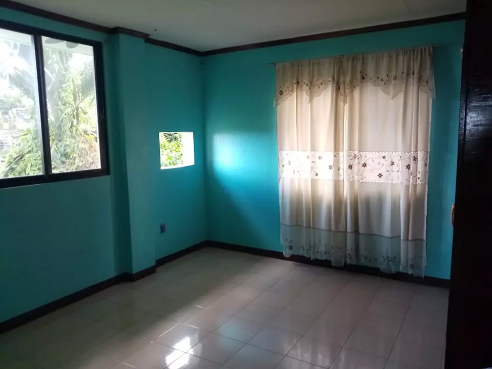 HOUSE AND LOT FOR SALE!!  - photo 2