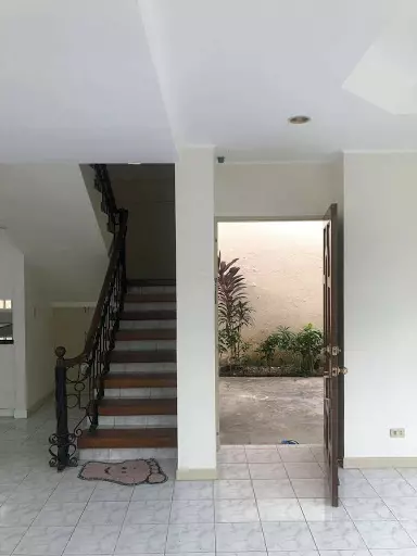For Sale house Inside subd. In Talamban Proper — House and Lot in Cebu City, Cebu, Philippines — Photo 4