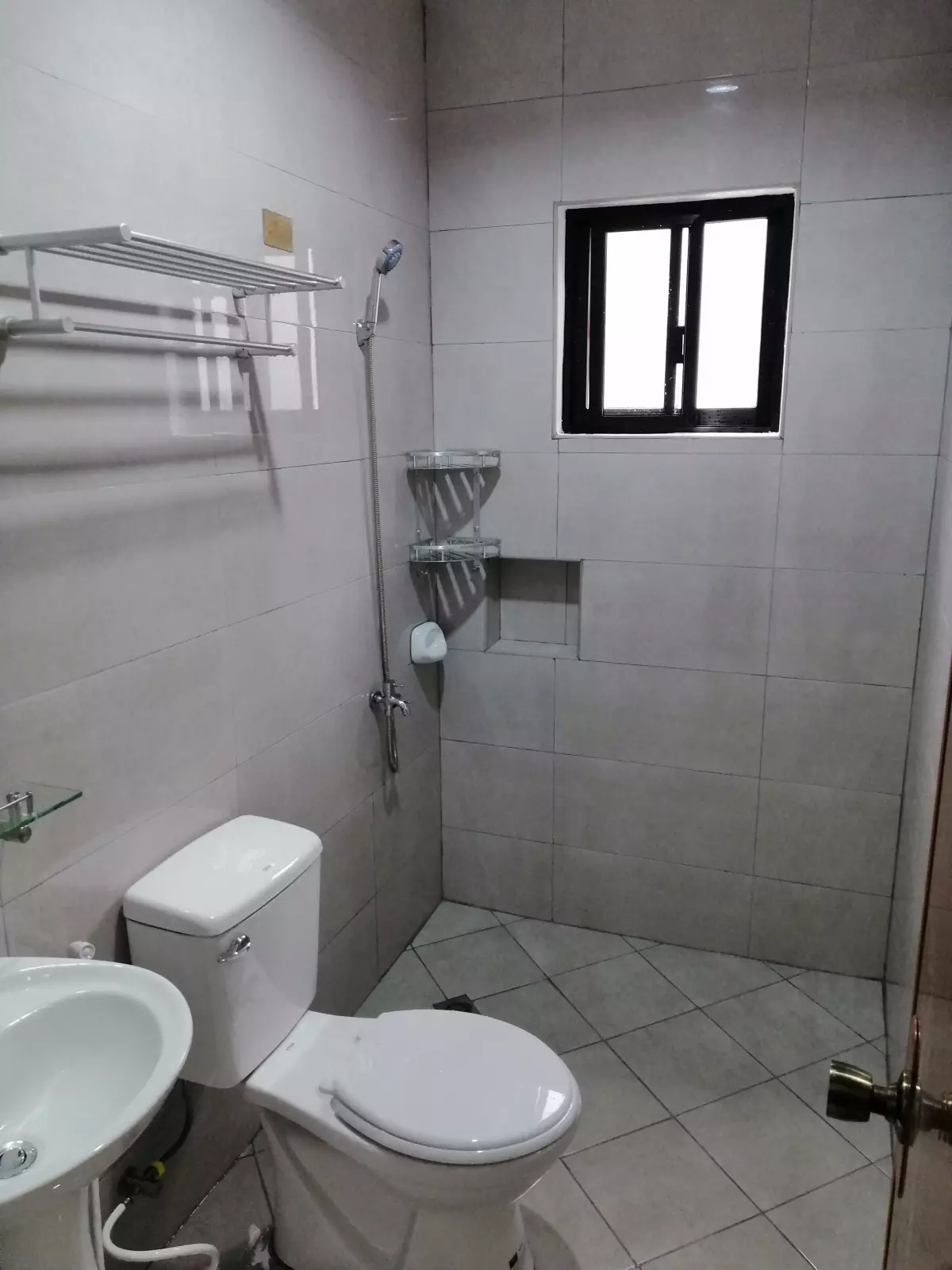 House and Lot in Labangon. - photo 5