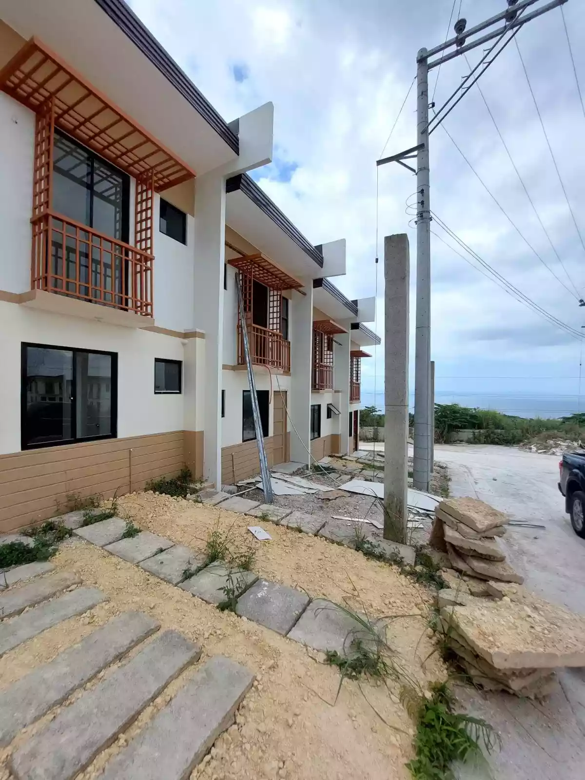 For Assume Casa Mira South — Townhouse in City of Naga, Cebu, Philippines — Photo 4