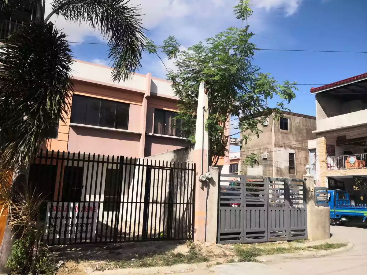 For ASSUME TOWNHOUSE IN DECA HOMES, TALISAY CITY CEBU  - photo 4