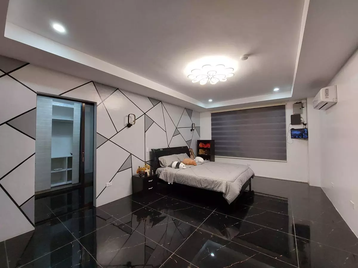 Open photo 13 of 14 — Modern Houss and Lot