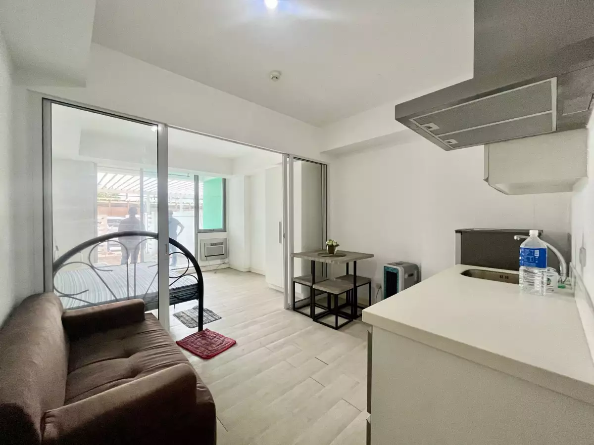 AZURE URBAN RESORT RESIDENCES 1BR UNIT WITH GARAGE PARKING FOR RENT & SALE — 1 Bedroom in Azure Urban Residences, West Service Road, Parañaque — Photo 3