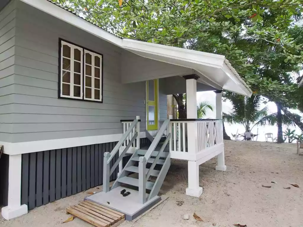 Open photo 14 of 15 — 16-ROOM VILLAS WITH BEACHFRONT FOR SALE IN THE HEART OF ELNIDO, PALAWAN