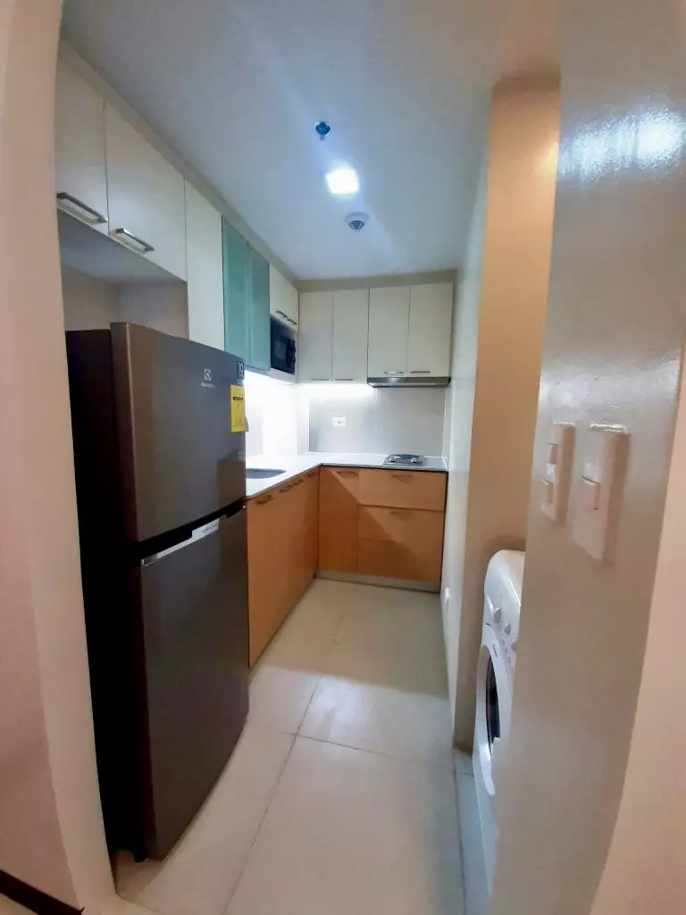 FULLY FURNISHED EXECUTIVEÂ STUDIO W/ BALCONY FOR SALE! — Studio in Newtown Boulevard, The Mactan Newtown, Lapu-Lapu City — Photo 7