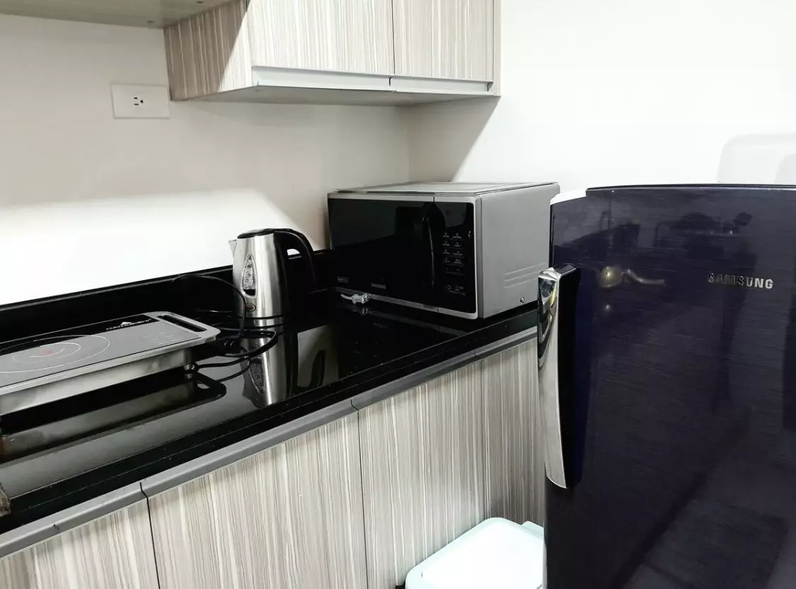 Fully Furnished 2Bedroom Unit at Amalfi with Balcony - photo 4