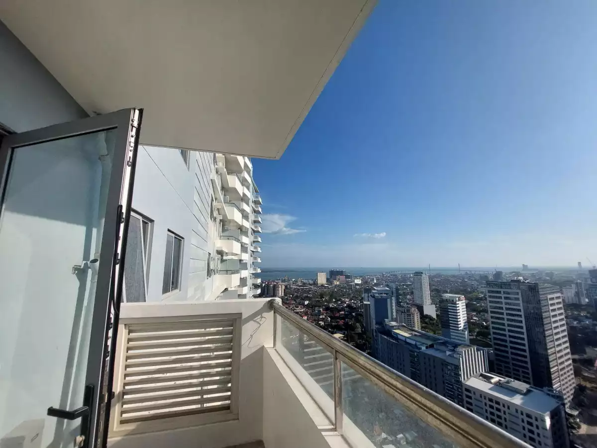 Taft East Gate 2Bedroom For Assume Save 7Million for the Current Price — 2 Bedrooms in Pope John Paul II Avenue, Cebu City, Central Visayas — Photo 5