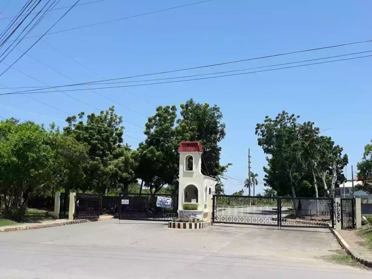Rush Sale!!! 358 sqm Titled Lot inside Vista Mar Subdivision Lapu-Lapu City