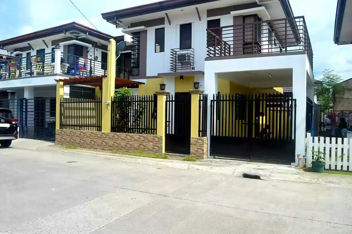 Semi-Furnished 4BR Single House For Sale Midori Plains Minglanilla Cebu - photo 3