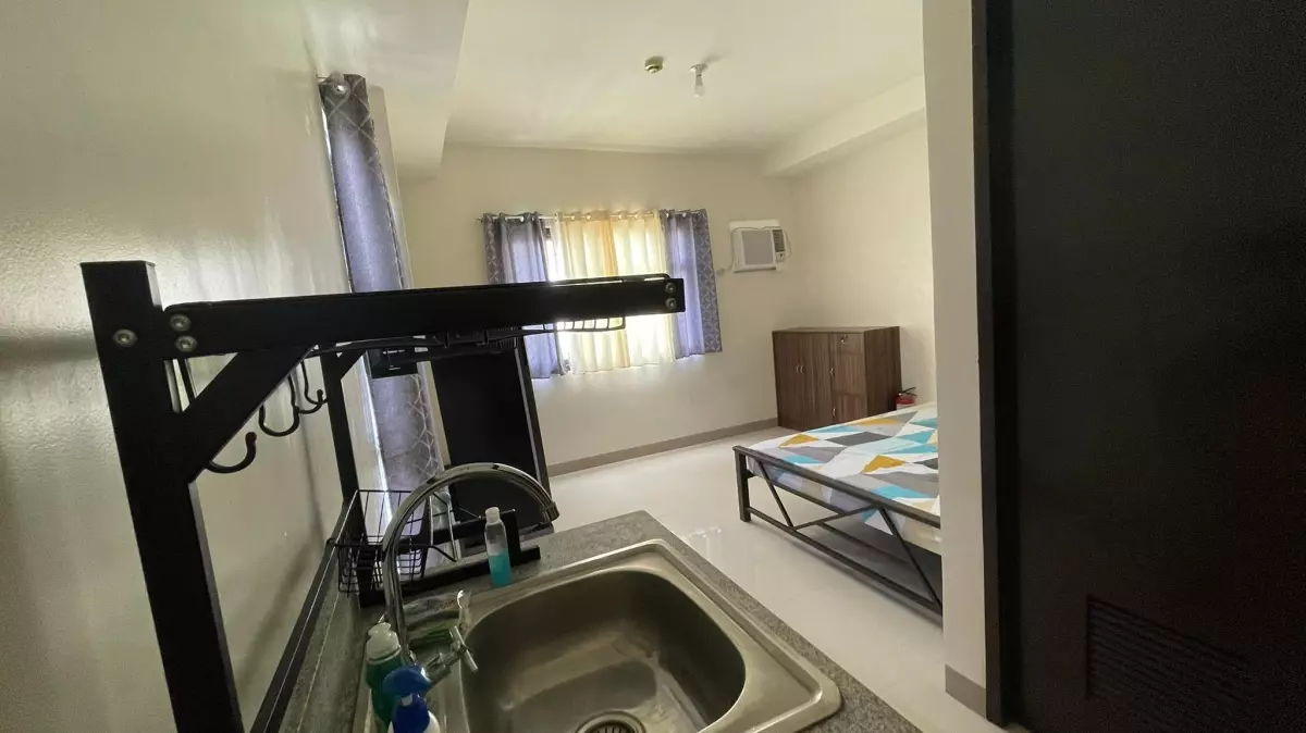 Semi-Furnished Studio Unit in Casa Mira Tower 2 Labangon For Rent @ 12K/Month — Studio in Labangon, Cebu City — Photo 5