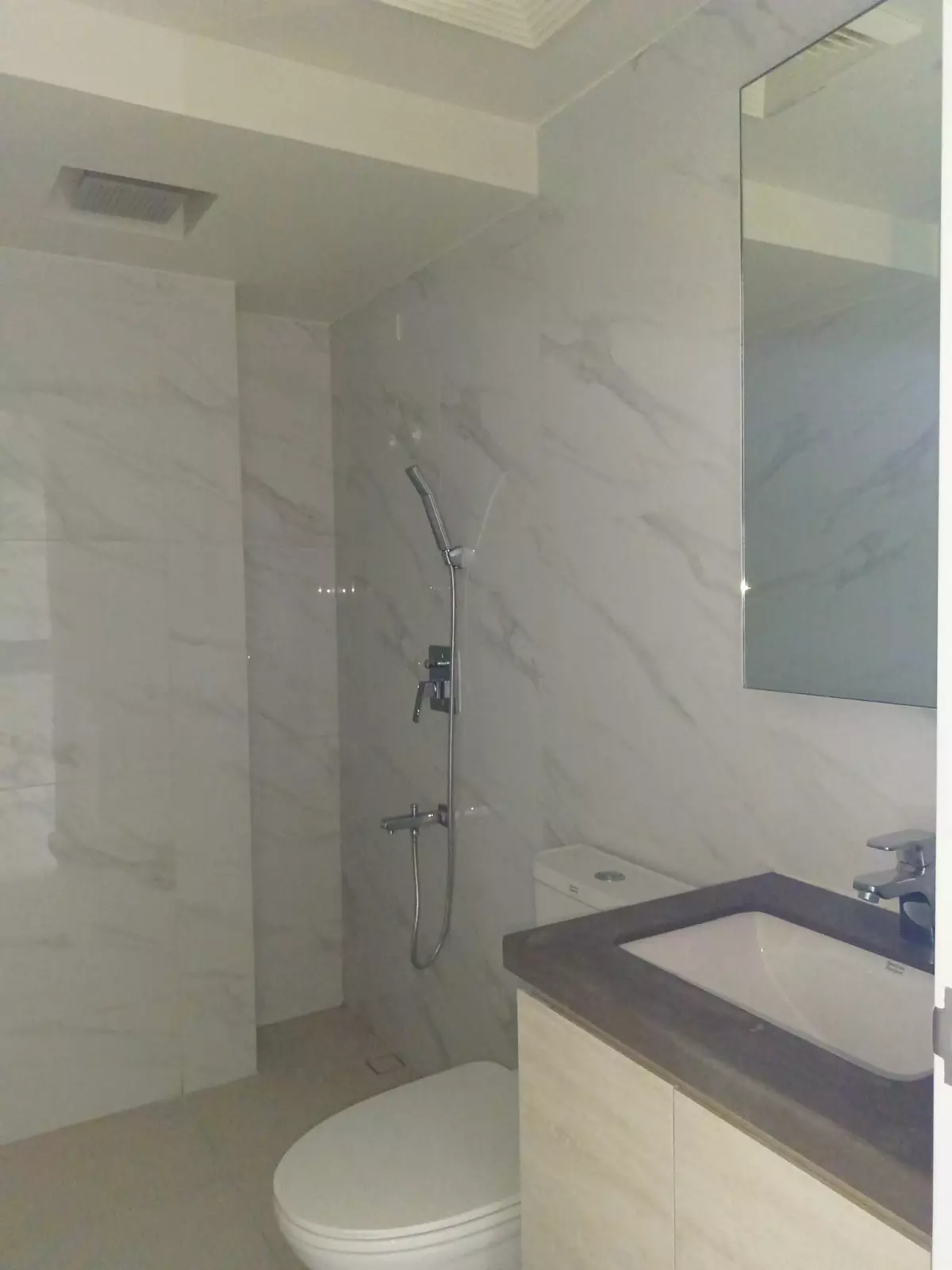 Studio Condo Unit RFO in Mandani Bay, Mandaue City - photo 7
