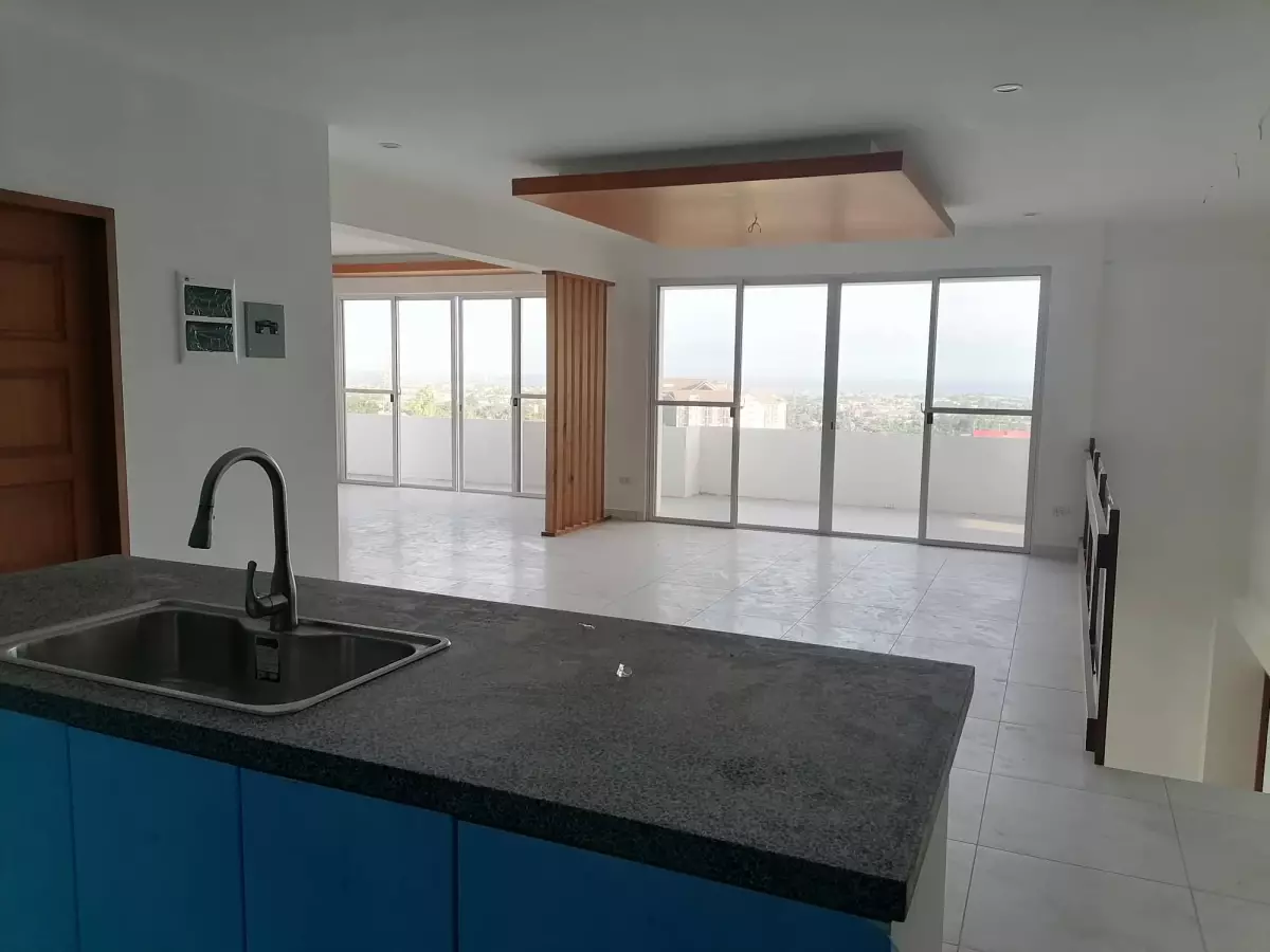 Spacious Modern House in Talisay — House and Lot in Cebu, Philippines — Photo 6