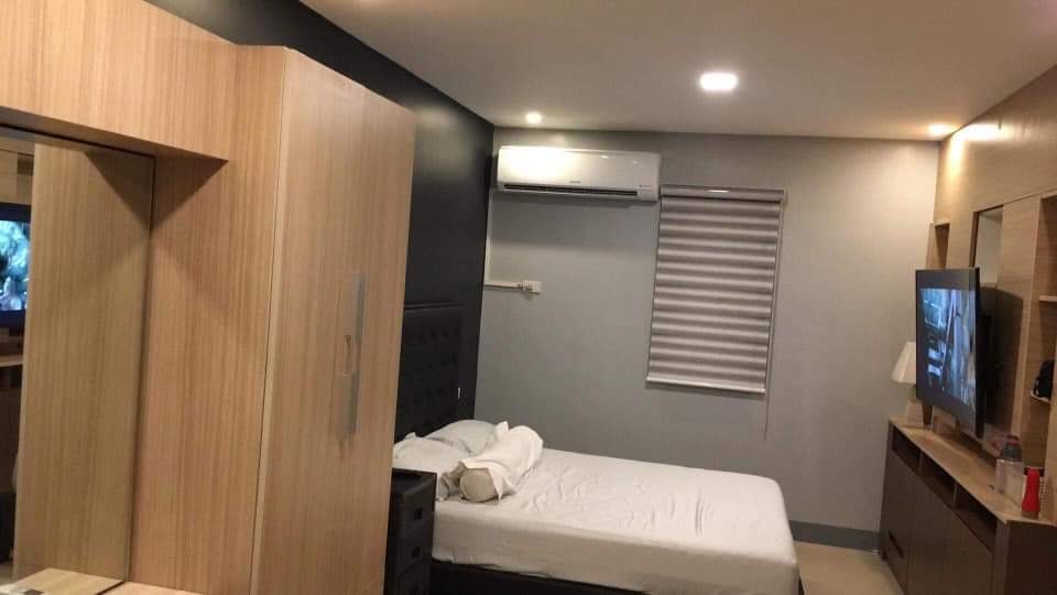 RUSH SALE!!! HOUSE AND LOT IN LAS PINAS — House and Lot in Metro Manila, Philippines — Photo 6