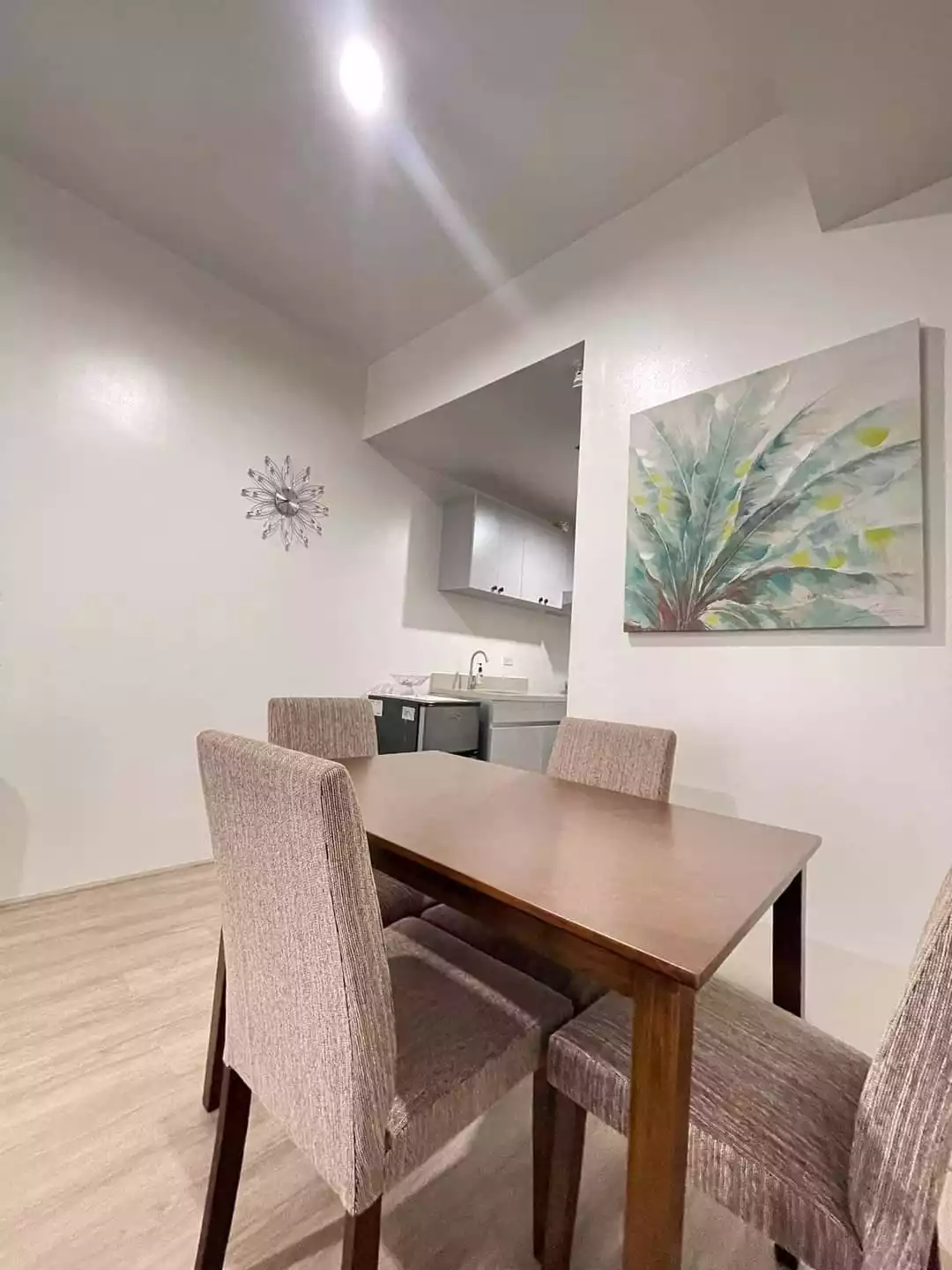 The Median — Studio in Salinas Drive, Cebu City, Central Visayas — Photo 3